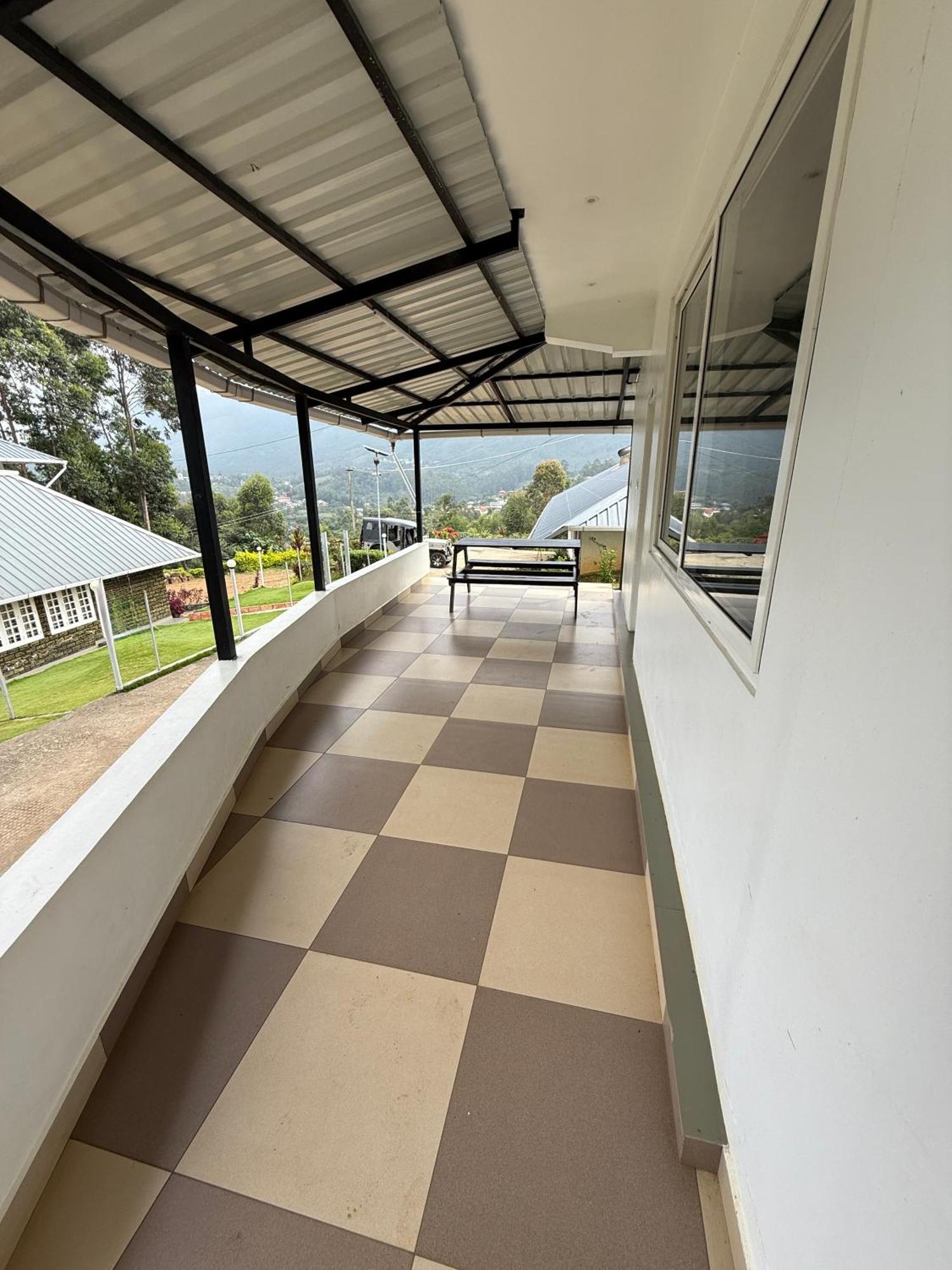 Hotel Honey Rock Kanthalloor Exterior foto
