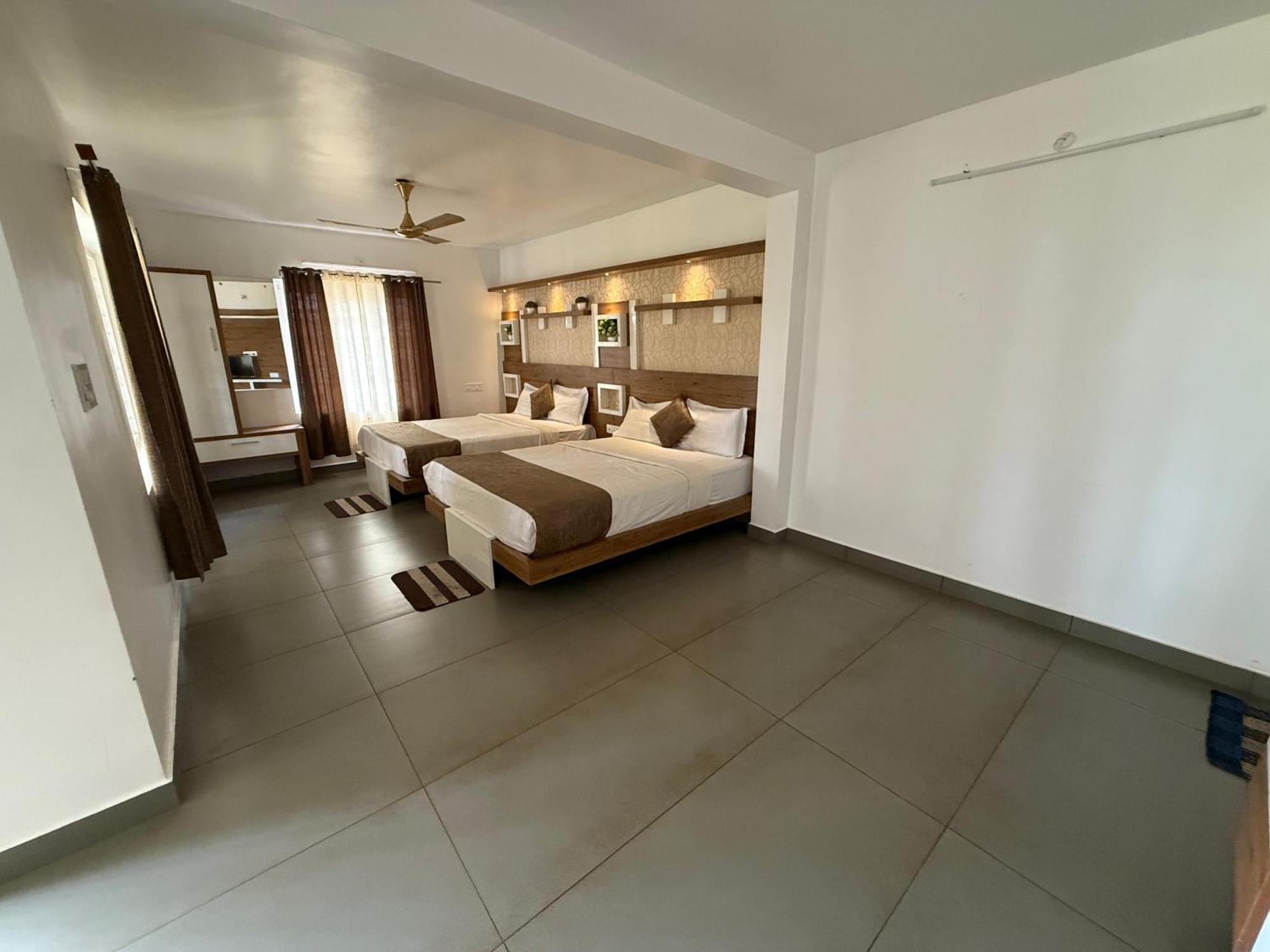 Hotel Honey Rock Kanthalloor Exterior foto