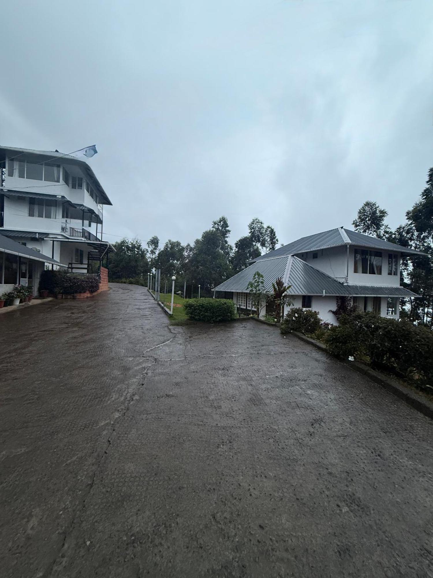 Hotel Honey Rock Kanthalloor Exterior foto